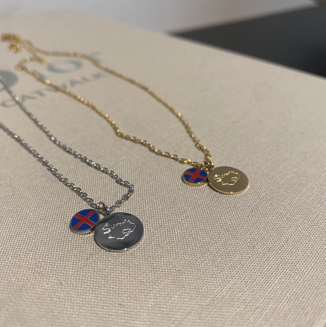 Necklace ICELAND 24 in a white box different styles Necklace ICELAND 24 in a white box different styles